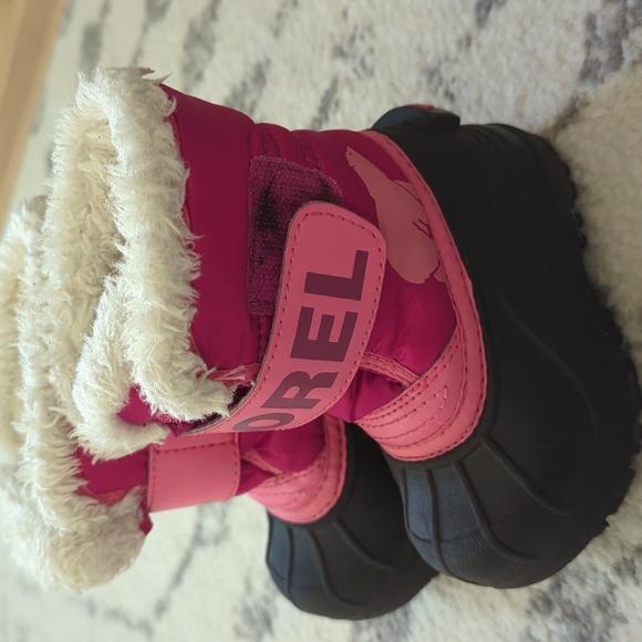 Sorel Girls Boots - Picture 2 of 5